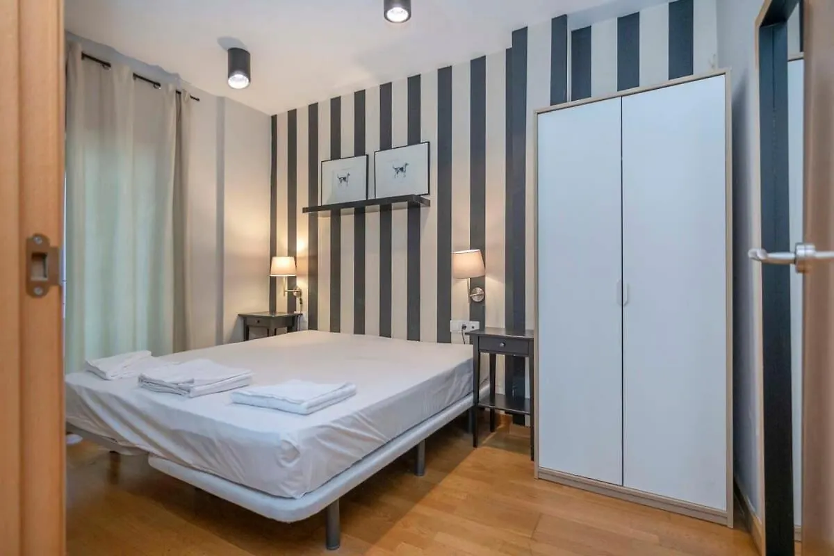 Modern And Bright Apartment In Eixample 2-1 バルセロナ